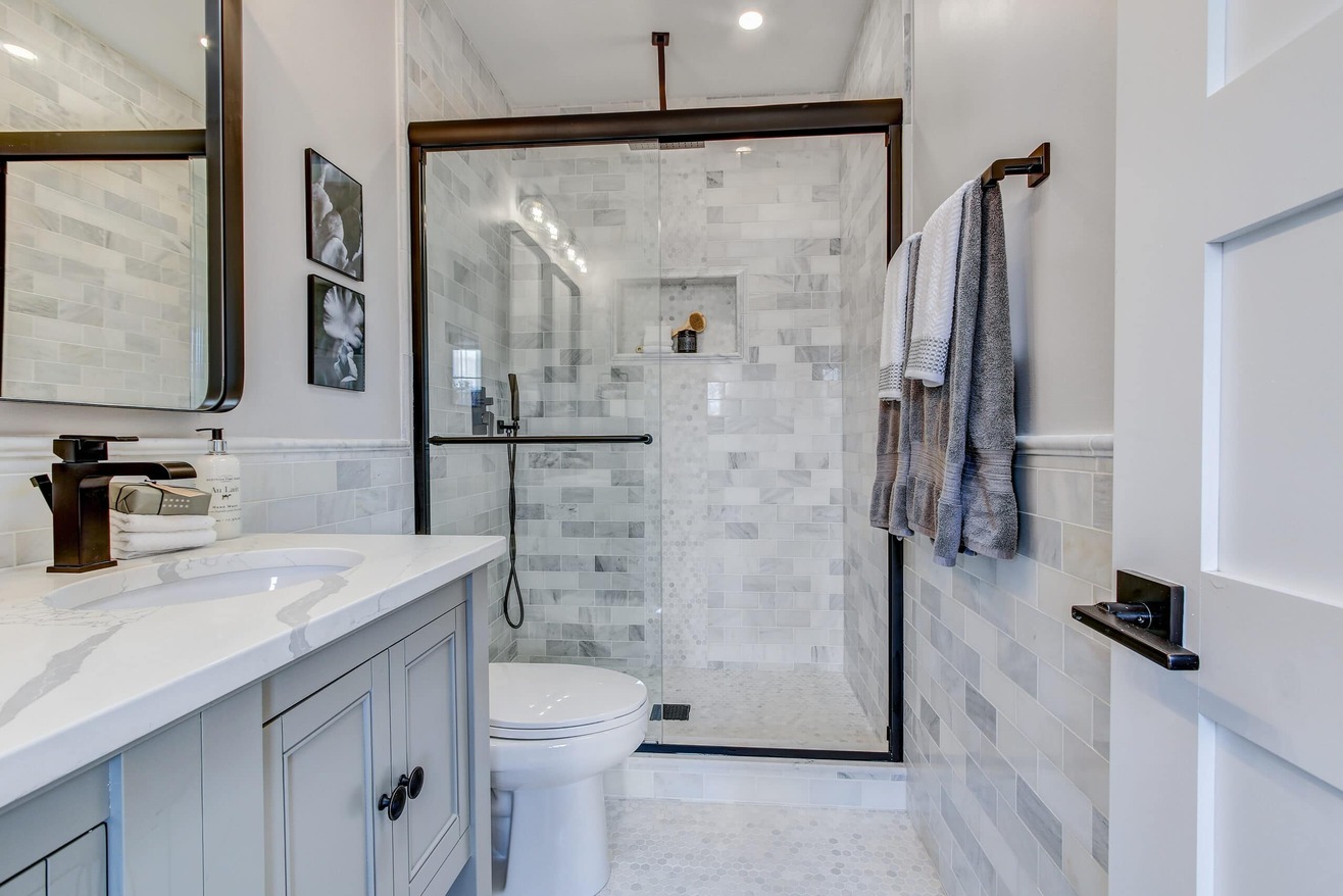 12-Must-Know-Bathroom-Renovation-Tips-Bathroom-Remodel-Ideas-TN