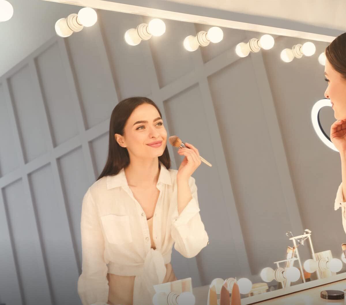 The-10-Best-Bathroom-Light-Bulbs-For-Makeup-TN