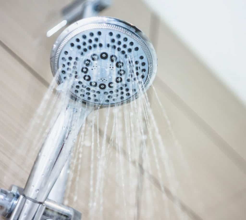 How-To-Clean-Shower-Head-–-Easy-Cleaning-Ideas-TN